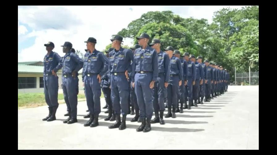 DNCD prepara 90 jóvenes para agentes antinarcóticos y binomios caninos DNCD prepara 90 jóvenes para agentes antinarcóticos y binomios caninos