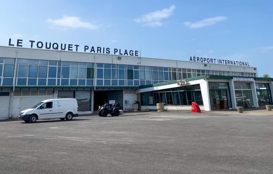 Una ciudad francesa quiere renombrar su aeropuerto en honor a Isabel II