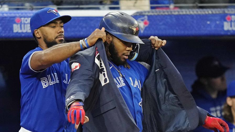 Vladimir Guerrero Jr. llega a 100 jonrones y 100 dobles