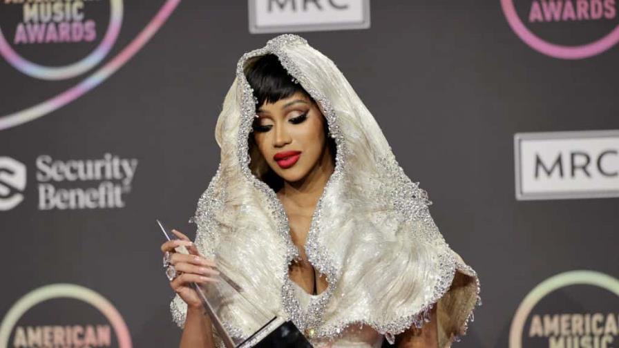 Cardi B donó 100 mil dólares a la escuela donde estudió en El Bronx