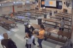 Video muestra a director de una escuela en California empujando a estudiante con autismo