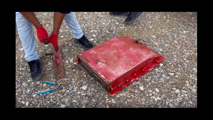 Autoridades incautan 13 paquetes de cocaína debajo de un buque en Punta Palenque Autoridades incautan 13 paquetes de cocaína debajo de un buque en Punta Palenque