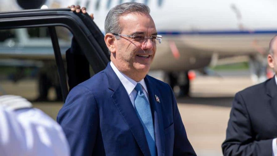 Presidente Abinader llega al aeropuerto Ronald Reagan de Washington