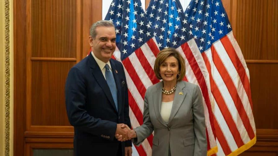 Abinader se reúne con Nancy Pelosi en el Capitolio