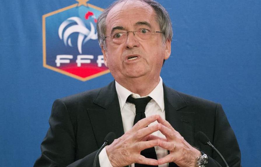 El presidente del fúrbol francés dice que no dimitirá