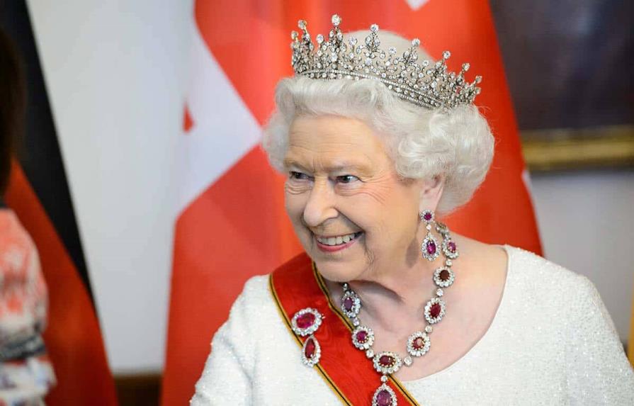 Isabel II, reina del millón de millas que nunca visitó Grecia ni Argentina