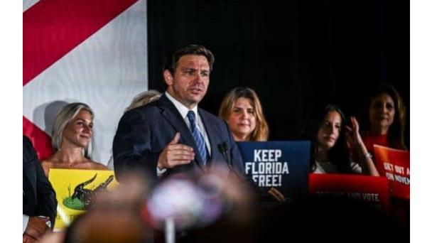 Gobernador de Florida envía dos aviones con migrantes a lujosa isla en Massachusetts
