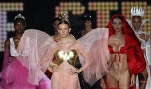 Andrés Sardá abre la pasarela de Madrid con una colección inspirada en el cine