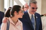 Abinader se encuentra con su hija Graciela durante su viaje a Washington