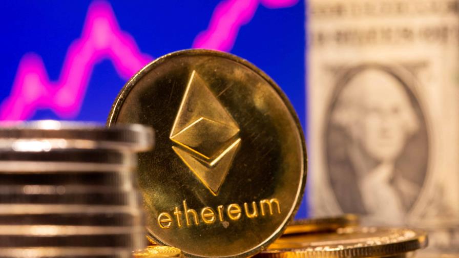 La criptomoneda Ethereum culmina con éxito su fusión para consumir menos energía