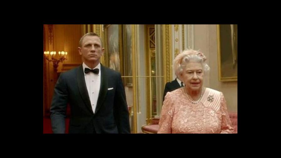 El día que la Reina Isabel II y James Bond se llevaron todas las miradas
