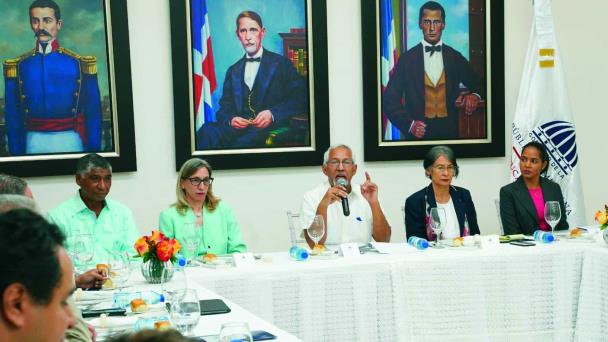 El Minerd devela una nueva estafa, asciende a RD$126 millones en la compra de butacas