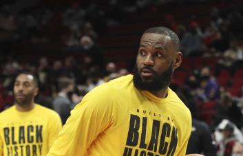 LeBron James critica a la NBA por no ser más dura con el dueño de los Suns