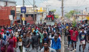La capital haitiana, paralizada y escenario de manifestaciones y saqueos