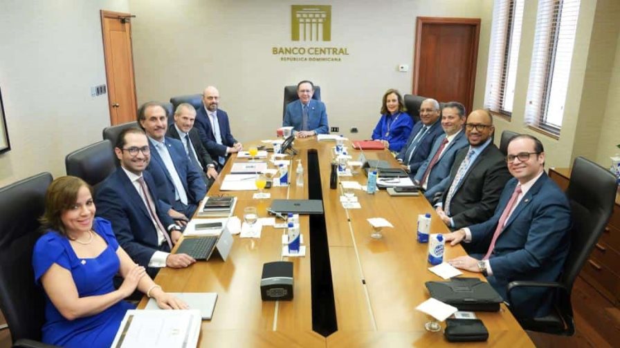 Valdez Albizu recibe al nuevo jefe del FMI para República Dominicana