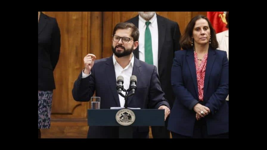 Boric endurece su tono hacia migración irregular: O se regularizan o se van