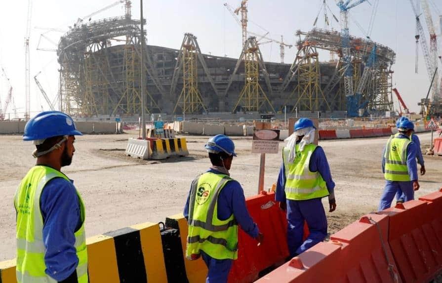 Aficionados al Mundial instan a la FIFA indemnizar a obreros de Catar