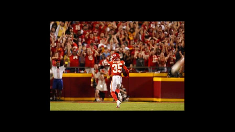 Chiefs superan a Chargers en duelo divisional temprano