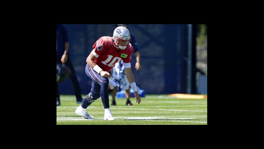 Jones se reincorpora a Patriots rumbo a duelo ante Steelers Jones se reincorpora a Patriots rumbo a duelo ante Steelers