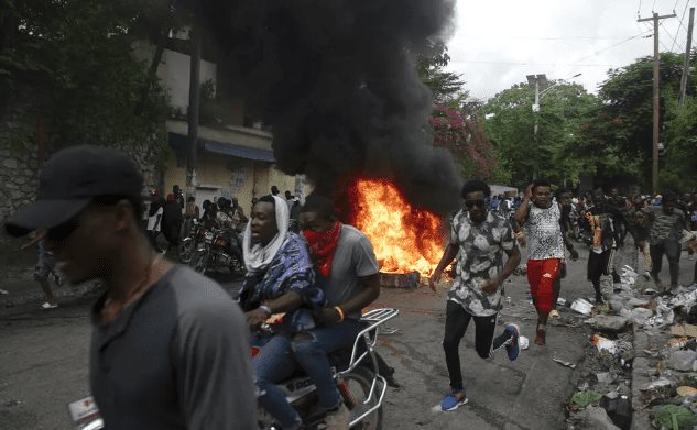 Manifestantes atacan sede de Televisión Nacional de Haití