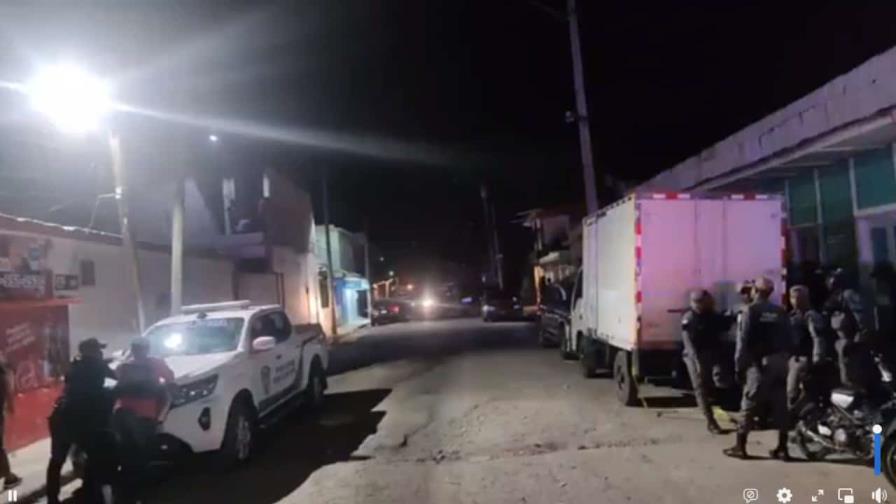 Sube a seis cifra de policías heridos por hombre atrincherado en La Romana; uno está grave
