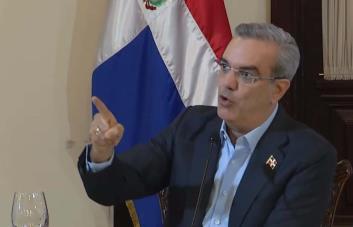Abinader dice hay políticos haciendo de agiotistas con verja fronteriza