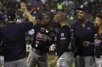 Dominicanos Calixte y Almonte lideran triunfo de Sultanes, que roza el título