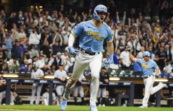 VIDEO | Cerveceros vienen de atrás para vence a los Yanquis