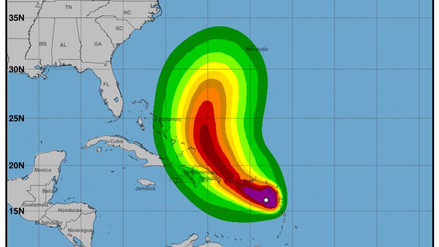 Tormenta Fiona podría convertirse en huracán este domingo