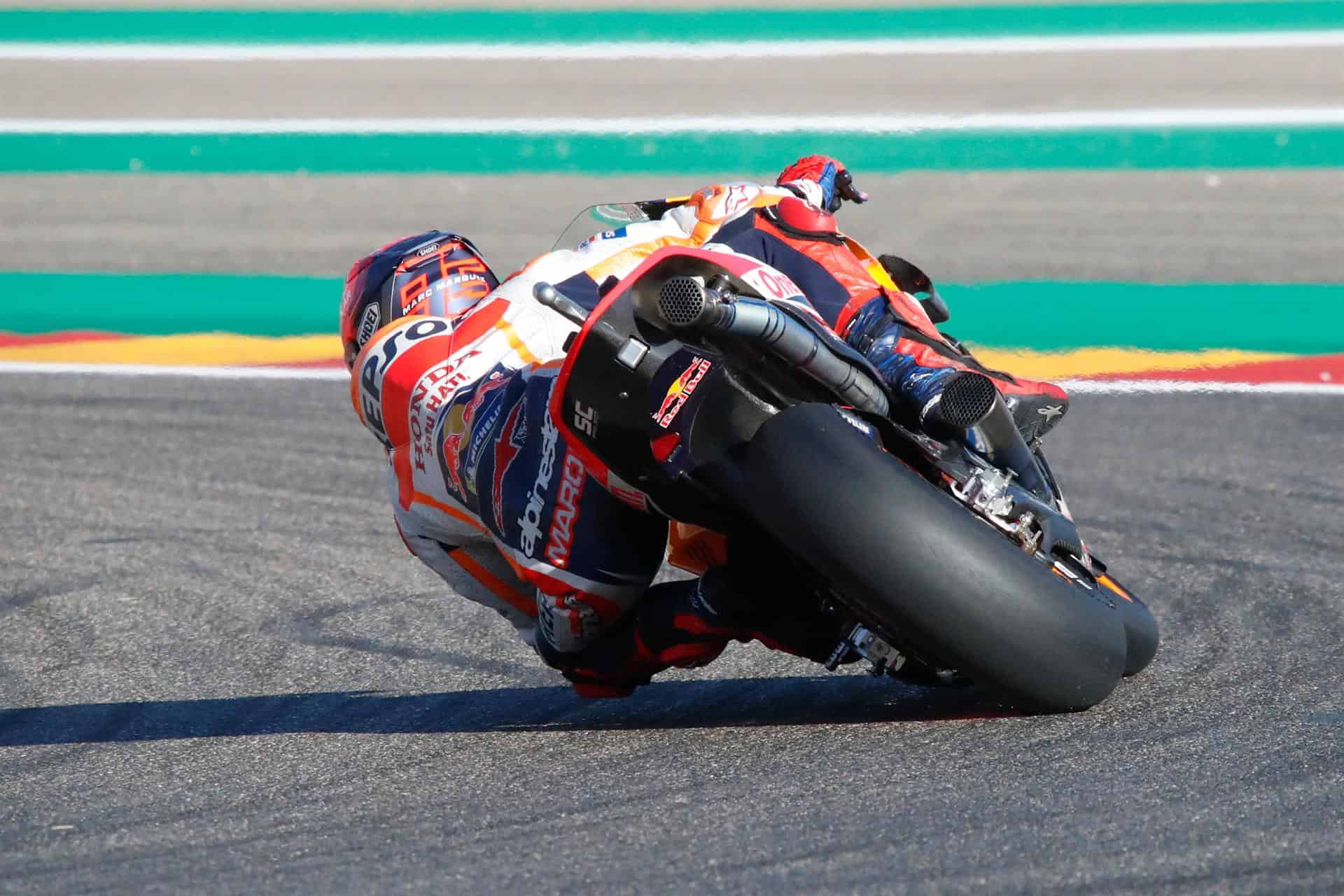 El piloto Marc Marquez (Repsol Honda Team) durante la carrera de entrenamiento del Gran Premio Animoca Brands de Aragón que se celebra este fin de semana en el circuito turolense de de Motorland Alcañiz. 