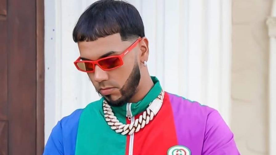Anuel dice que le han pagado a mujeres para que digan que están o han estado con él