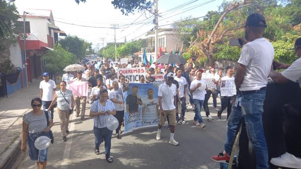 Santiago: realizan marcha para pedir justicia por muerte de dos jóvenes de Navarrete