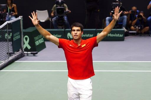 Alcaraz gana en la Copa Davis y España avanza