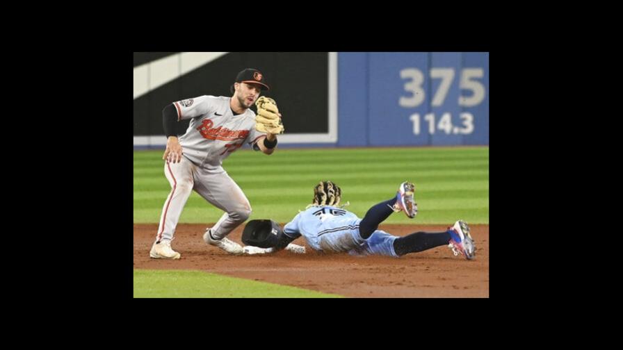 Orioles logran triple play y evitan barrida ante Azulejos Orioles logran triple play y evitan barrida ante Azulejos