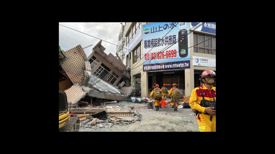 Un sismo en Taiwán atrapa gente y descarrila un tren