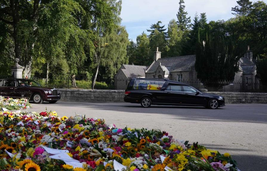 Por qué causó polémica el coche fúnebre de Isabel II
