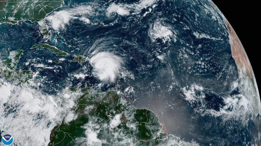 Más de 250,000 personas sin luz en Puerto Rico ante llegada de tormenta Fiona