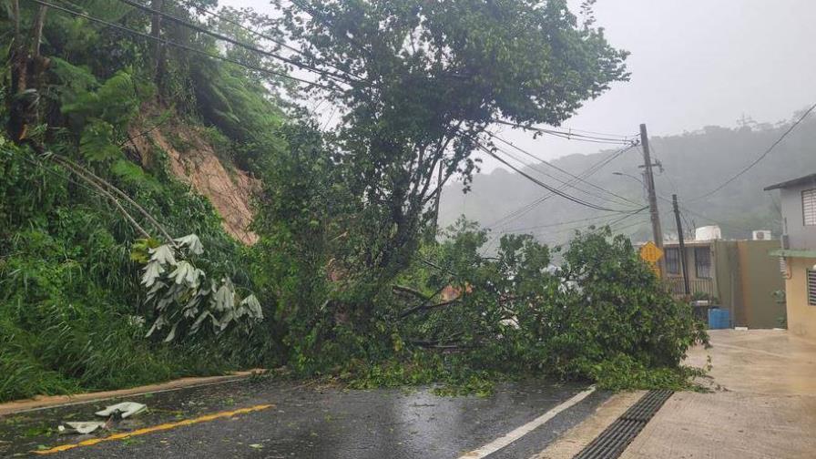 Ojo del huracán Fiona tocó tierra en Puerto Rico y causa destrozos