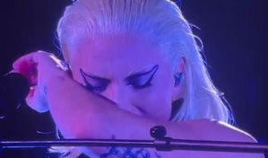 Lady Gaga rompe en llanto tras suspender concierto por tormenta tropical