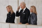Biden y su esposa muestran respeto a Isabel II en su capilla ardiente en Londres Biden y su esposa muestran respeto a Isabel II en su capilla ardiente en Londres