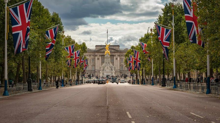 Unos 2,300 agentes custodiarán el féretro de Isabel II hacia Windsor