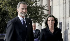 Los reyes de España visitarán la capilla ardiente de Isabel II