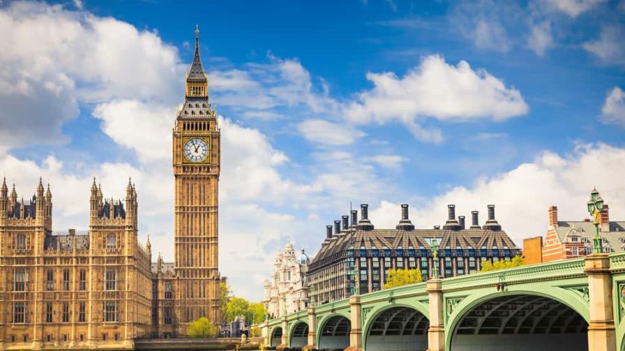 La campana del Big Ben marca el inicio de un minuto de silencio nacional