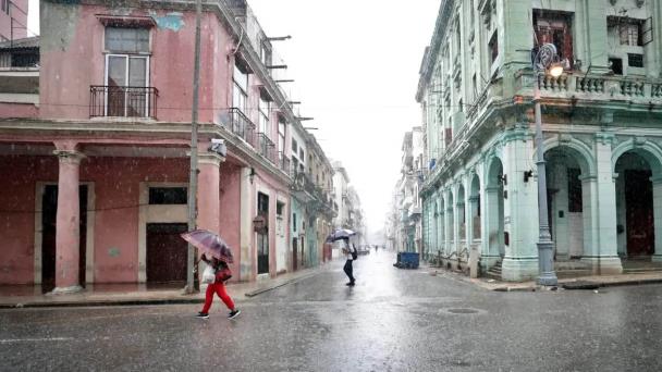 Cuba vigila la trayectoria de la tormenta tropical Fiona