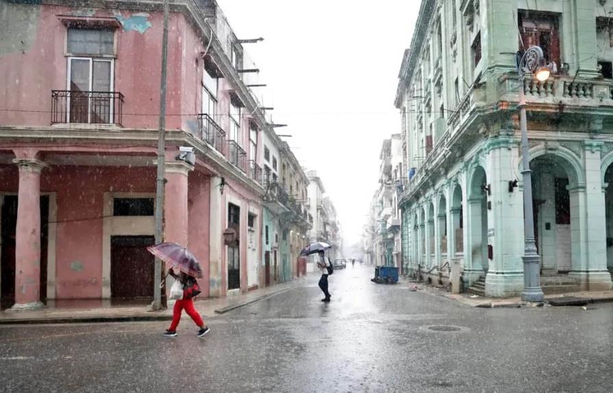 Cuba vigila la trayectoria de la tormenta tropical Fiona