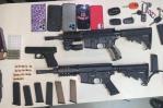 Incautan armas de fuego de alto calibre en allanamientos en Santiago