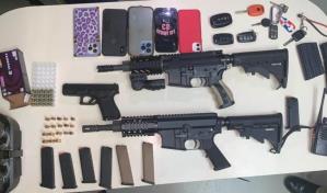 Incautan armas de fuego de alto calibre en allanamientos en Santiago
