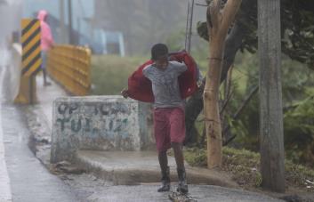 En fotos: Fiona hace sentir su fuerza en Quisqueya