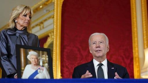 Té y bollos adornan los recuerdos de Joe y Jill Biden sobre la reina Isabel II