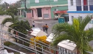 Intensas lluvias y fuertes vientos tras el paso del huracán Fiona por la zona este de RD